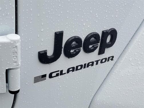 2025 Jeep Gladiator Sport