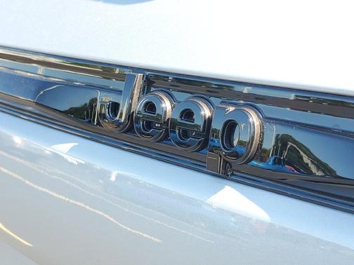 Silver 2025 Jeep Grand Cherokee Limited