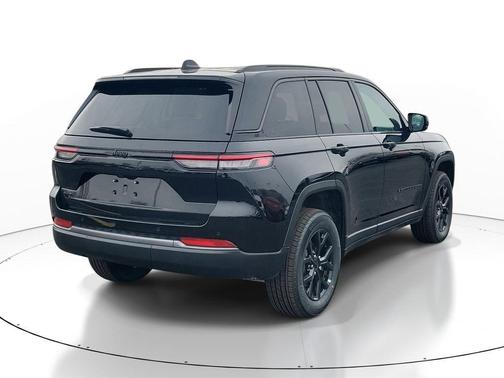 2026 Jeep Grand Cherokee Laredo