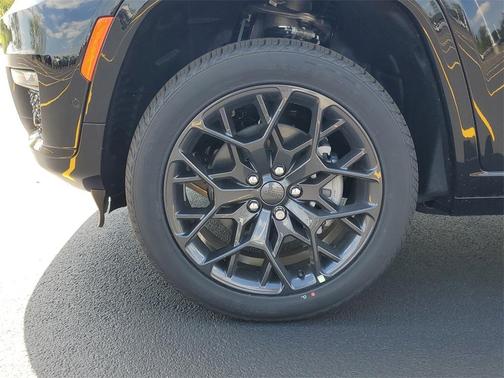2025 Jeep Grand Cherokee L Summit