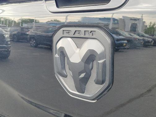 Diamond Black 2024 RAM 1500 Big Horn/Lone Star