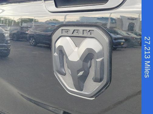 Diamond Black 2024 RAM 1500 Big Horn/Lone Star