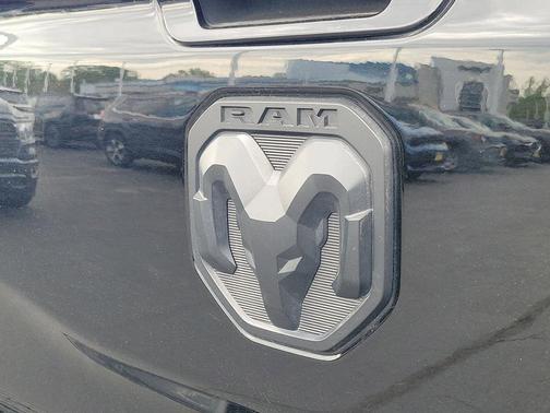 Diamond Black 2024 RAM 1500 Big Horn/Lone Star