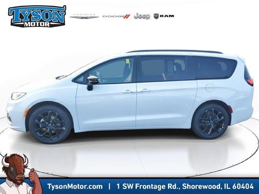 White 2026 Chrysler Pacifica Limited