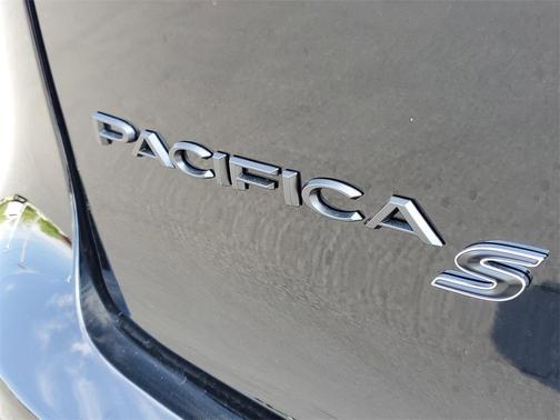 2025 Chrysler Pacifica Hybrid Select