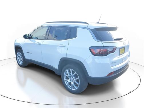 2024 Jeep Compass Latitude Lux