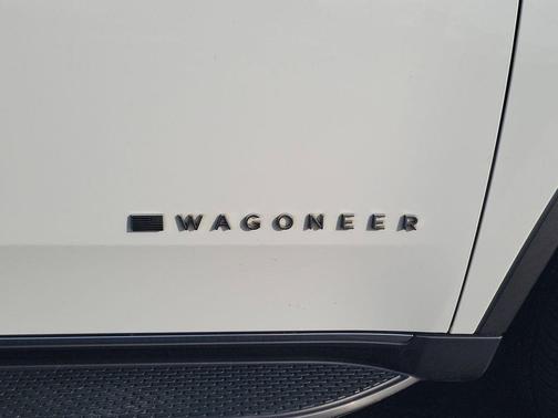 Bright White Clearcoat 2022 Jeep Wagoneer Series II