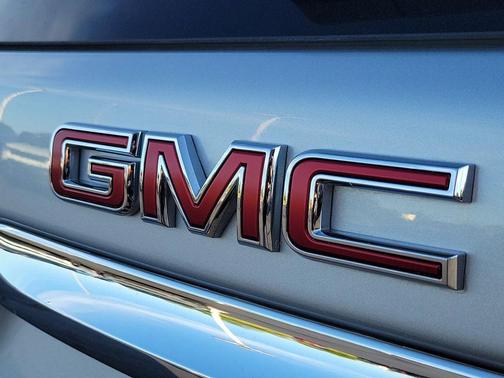 Quicksilver Metallic 2022 GMC Terrain SLE