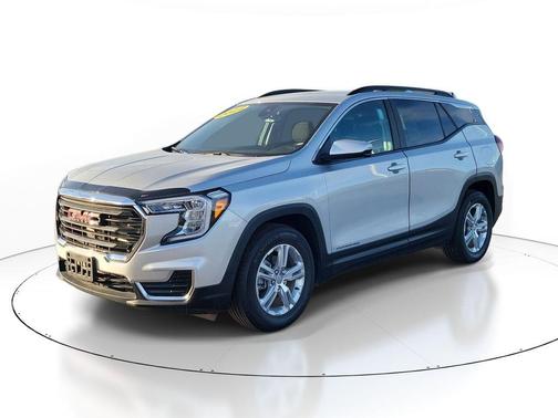 Quicksilver Metallic 2022 GMC Terrain SLE
