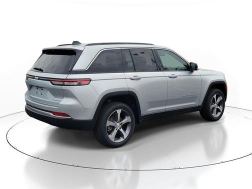 Silver 2026 Jeep Grand Cherokee Limited