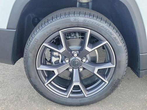 White 2026 Jeep Cherokee Overland