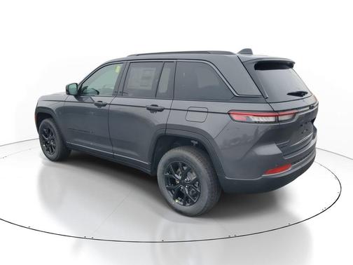 2026 Jeep Grand Cherokee Laredo