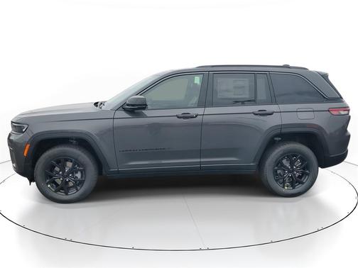 2026 Jeep Grand Cherokee Laredo
