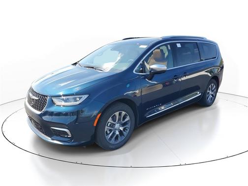 2025 Chrysler Pacifica Hybrid Pinnacle