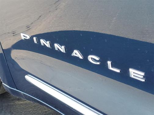 2025 Chrysler Pacifica Hybrid Pinnacle