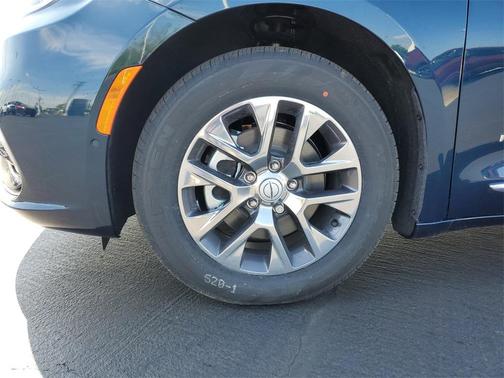 2025 Chrysler Pacifica Hybrid Pinnacle