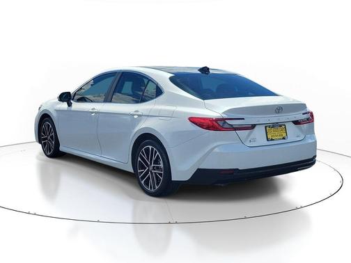 Pearl 2025 Toyota Camry XLE