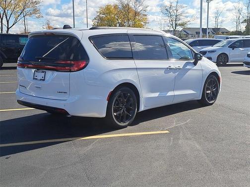 2026 Chrysler Pacifica Limited