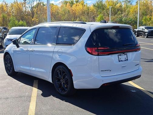 2026 Chrysler Pacifica Limited