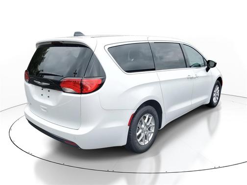 2026 Chrysler Voyager LX