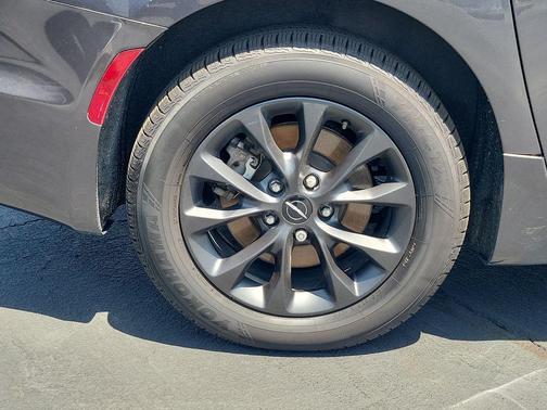 Crystal Metallic 2021 Chrysler Pacifica Touring
