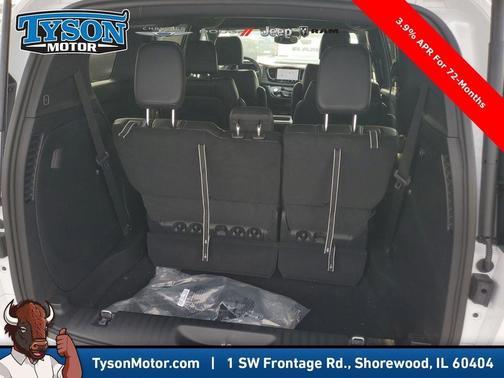 2026 Chrysler Pacifica Select