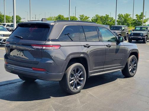 Gray 2026 Jeep Grand Cherokee Limited