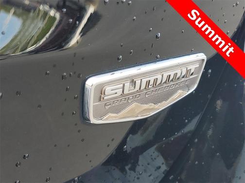 2020 Jeep Grand Cherokee Summit