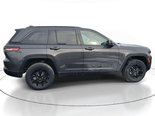 2026 Jeep Grand Cherokee Laredo