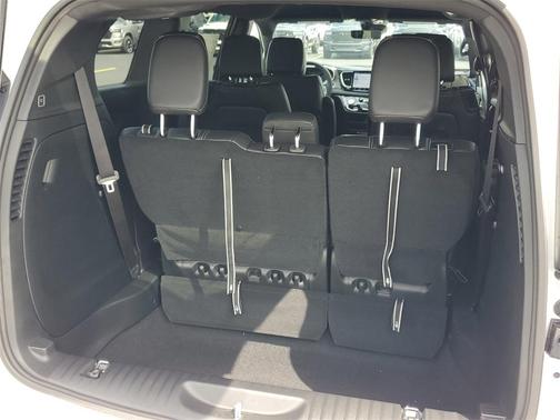 2026 Chrysler Voyager LX