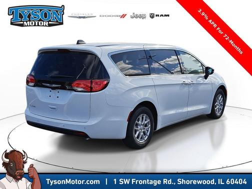 2026 Chrysler Voyager LX