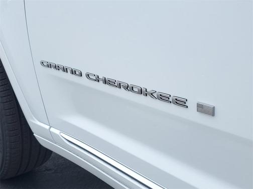 2025 Jeep Grand Cherokee Summit