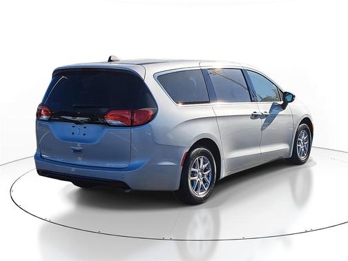 2026 Chrysler Voyager LX