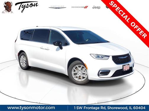 2025 Chrysler Pacifica Select