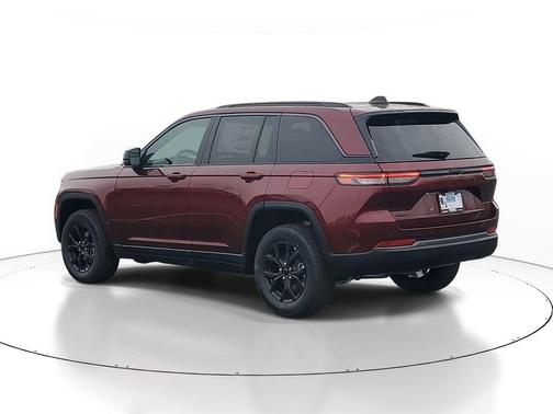 2026 Jeep Grand Cherokee Laredo