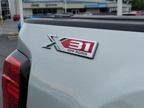 Quicksilver Metallic 2021 GMC Sierra 2500 SLE