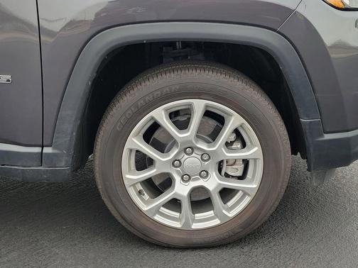 2024 Jeep Compass Latitude Lux