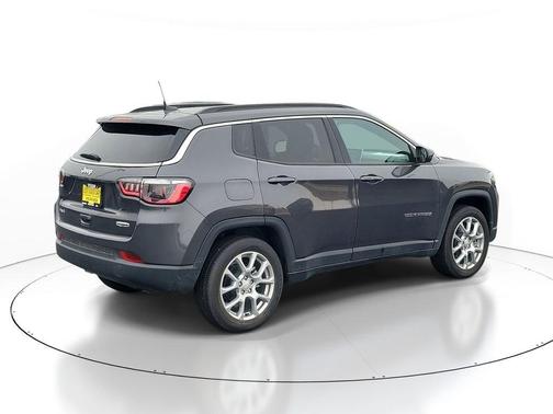 2024 Jeep Compass Latitude Lux