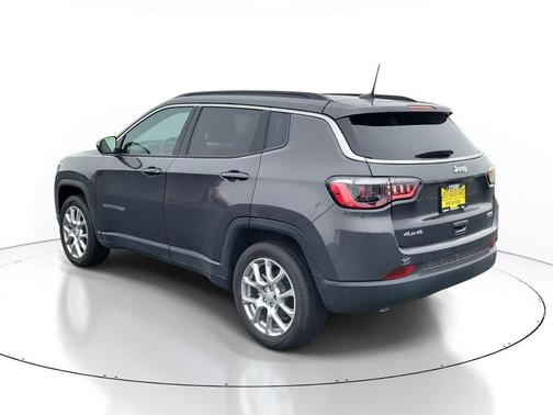 2024 Jeep Compass Latitude Lux