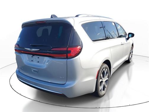 2026 Chrysler Pacifica Pinnacle