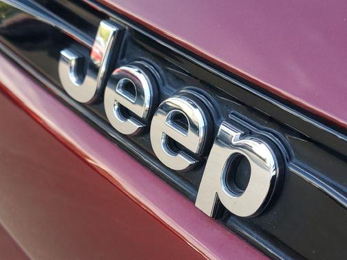 Velvet 2023 Jeep Grand Cherokee Overland