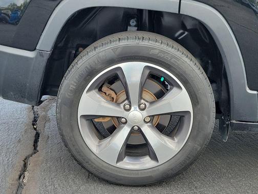 Diamond Black 2019 Jeep Cherokee Limited