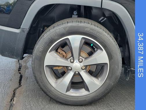 Diamond Black 2019 Jeep Cherokee Limited
