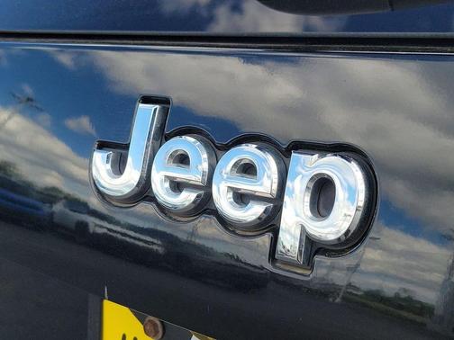 Diamond Black 2019 Jeep Cherokee Limited