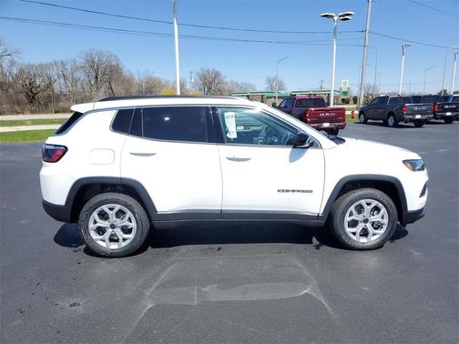 2025 Jeep Compass Latitude