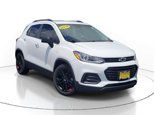 Summit White 2018 Chevrolet Trax LT