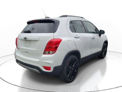Summit White 2018 Chevrolet Trax LT