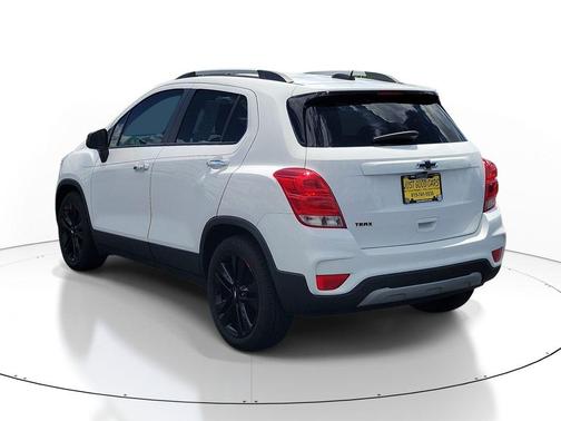 Summit White 2018 Chevrolet Trax LT