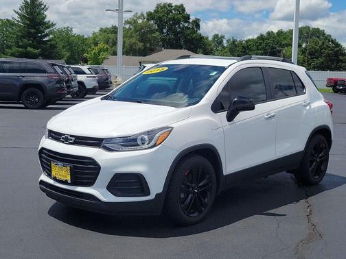 Summit White 2018 Chevrolet Trax LT