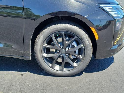 Black 2027 Chrysler Pacifica LIMITED